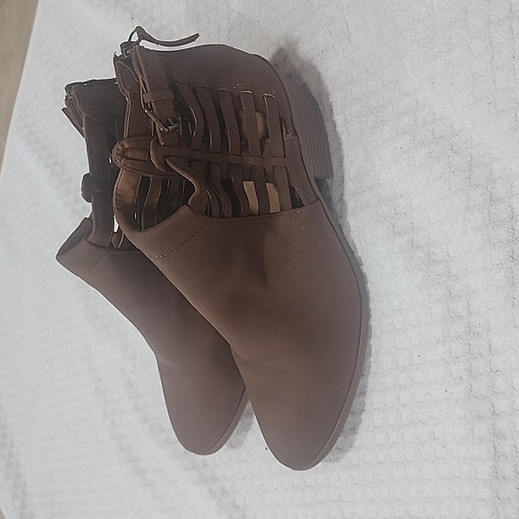 Womens boots - Picture 2 of 4